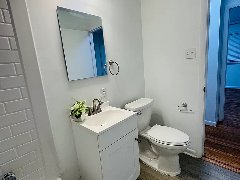1216 W Leigh St — Photo 13