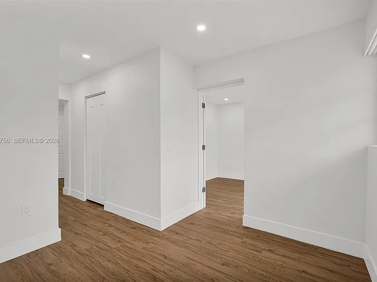 8201 SW 42nd St — Photo 44