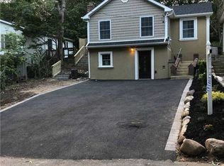 31 Hawthorne Rd, Rocky Point, NY 11778