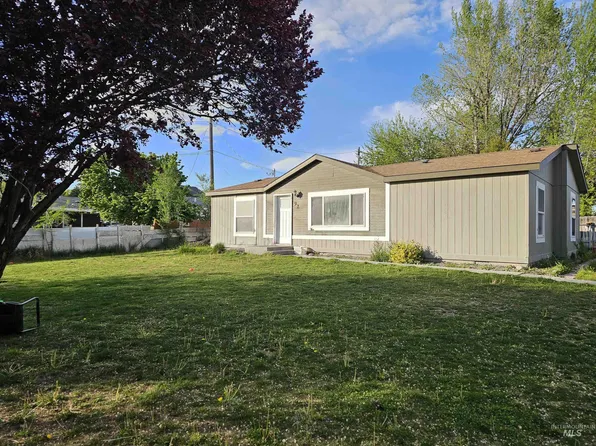 92 5th St N, Nampa, ID 83687