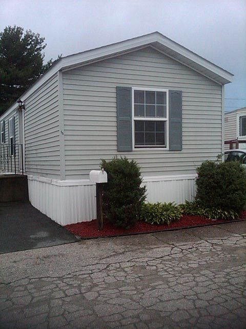 1st image of 15 East Dr