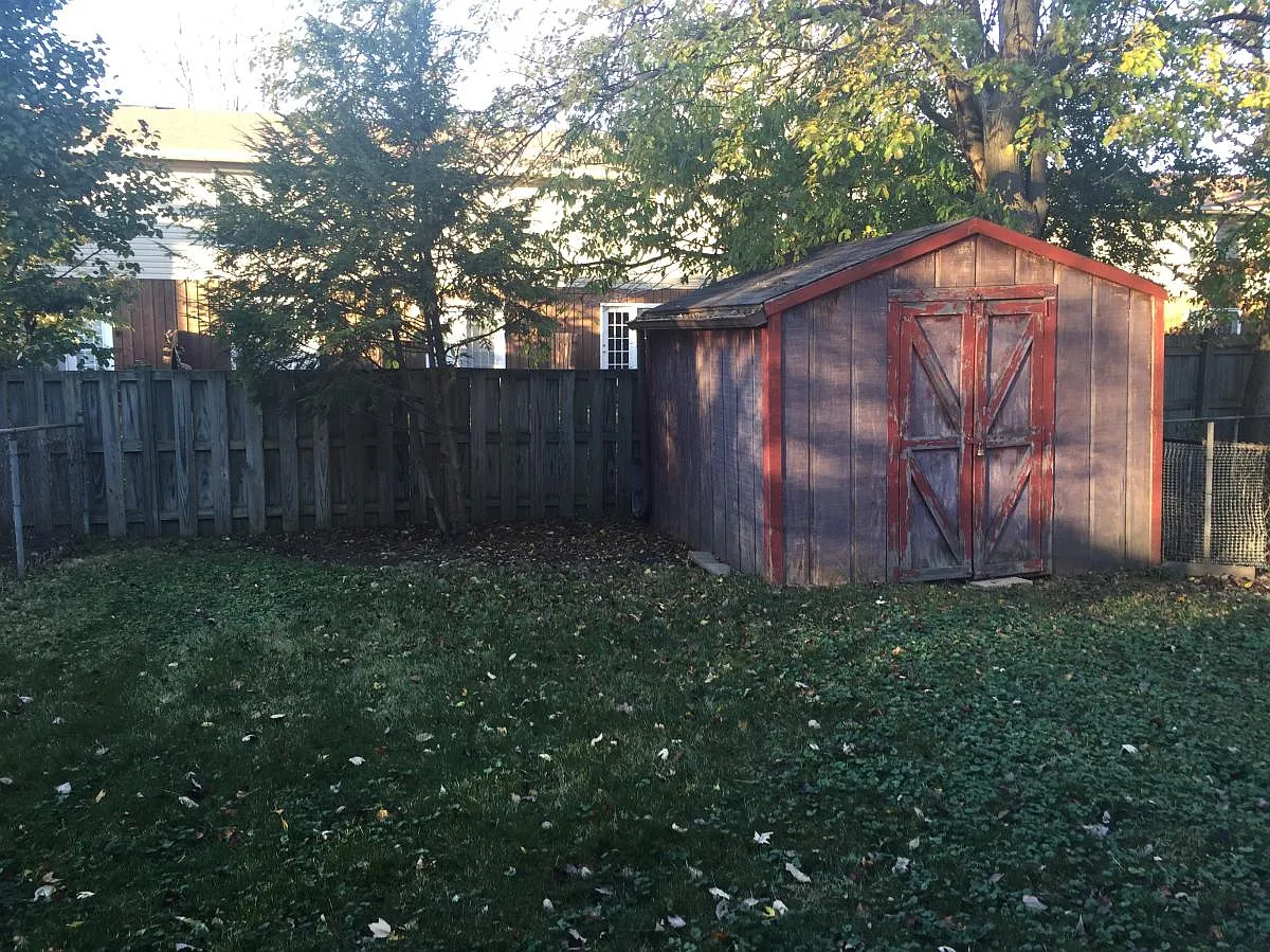 Fenced Yard - 1707 Georgetown Dr #B