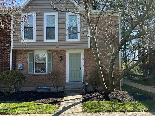 977 Woodlyn Dr N, Cincinnati, OH 45230