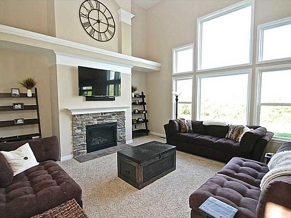 3rd image of 5804 Sunnyvalle Dr
