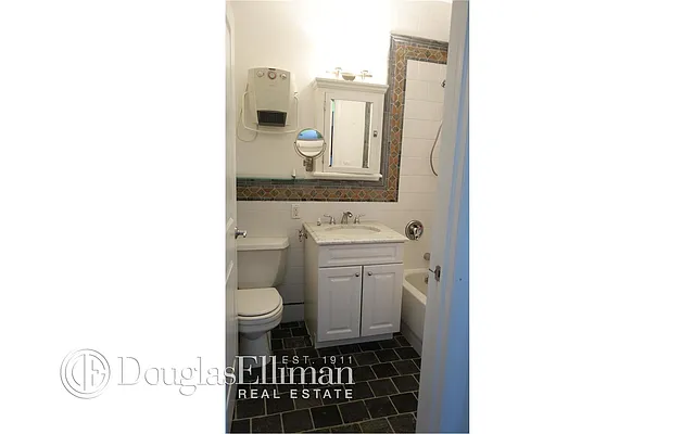 Rented by Douglas Elliman | media 24