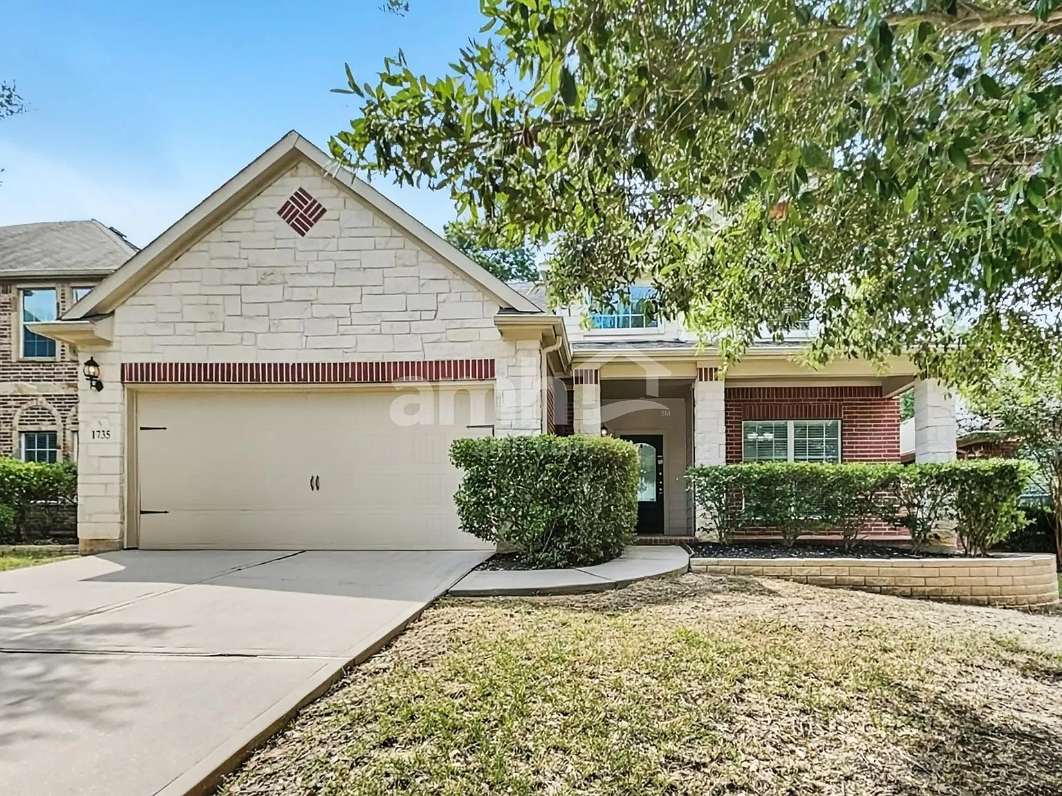 4 bed, 2.5 bath, 2324 sqft, $2,285 — Photo 1