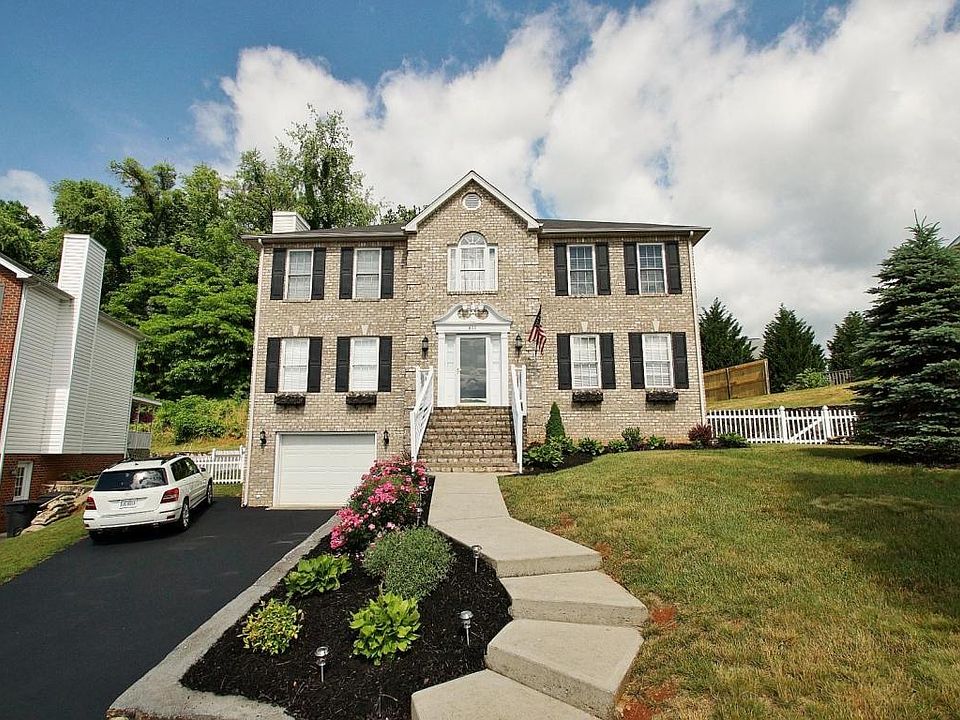 1st image of 611 Crystal Anne Ln