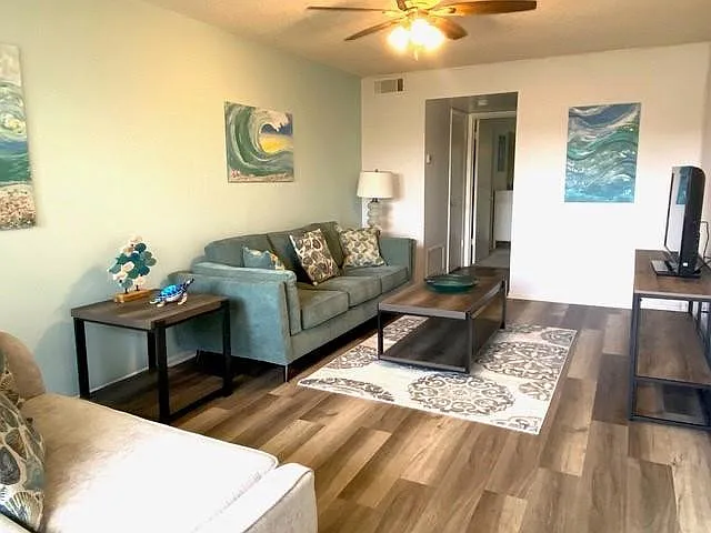 1 bed, 1.5 bath, 750 sqft, $1,800 — Photo 3