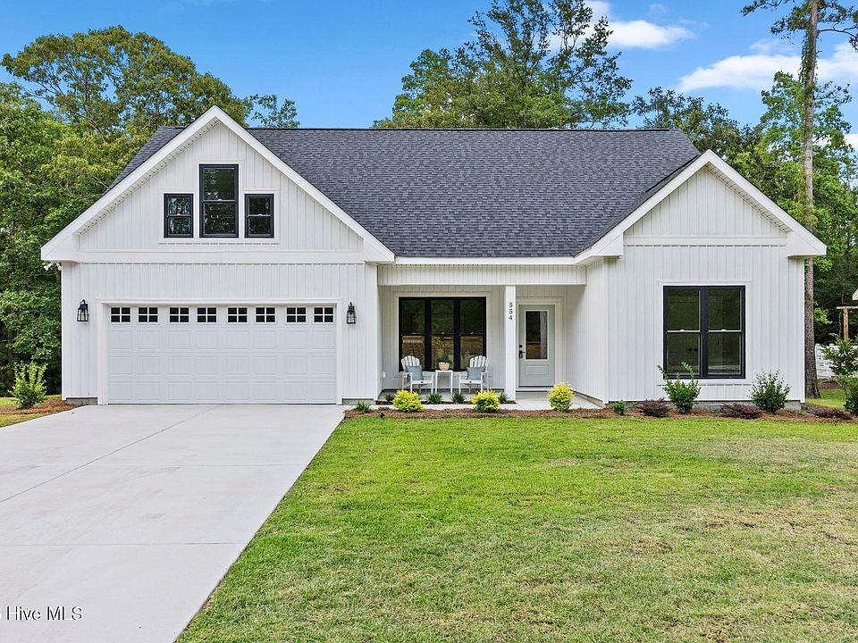 1st image of 554 Sanctuary Point SW