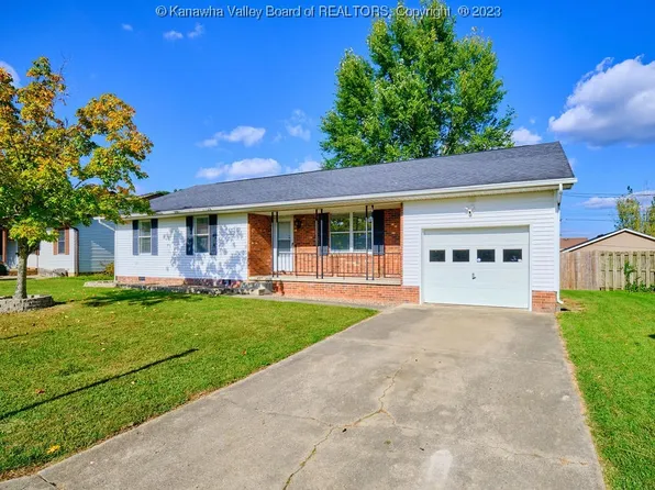 9 Cardinal Ln, Hurricane, WV 25526