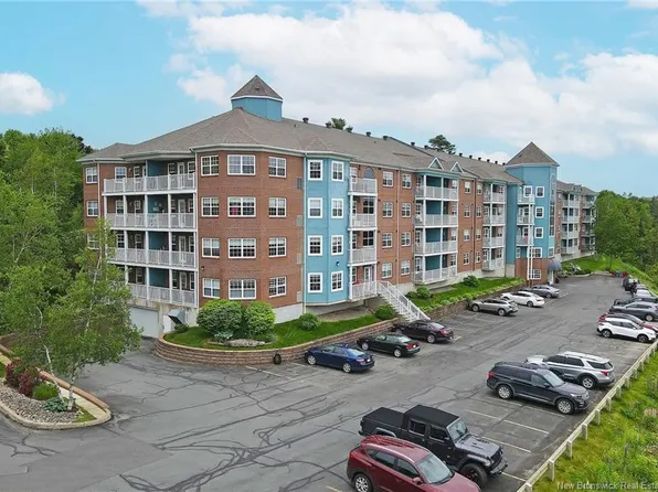1 Golf Greens Ln Unit 409, Fredericton, NB E3B 9T9