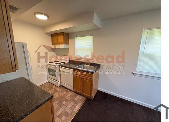 5th image of 502 N Sycamore Ave Floor 2