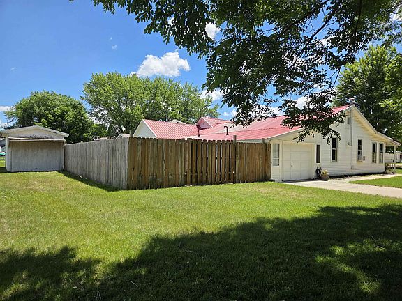 5th image of 320 W Nebraska St