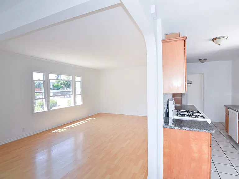 10906 Columbus Ave #1 — Photo 8