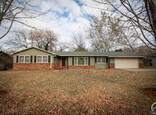 6830 SW 40th St, Topeka, KS 66610