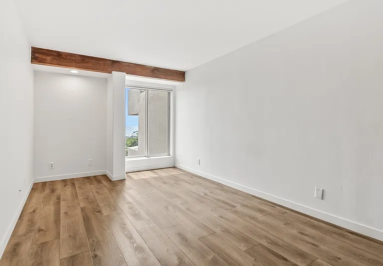 2594 Montgomery Ave #1 — Photo 10