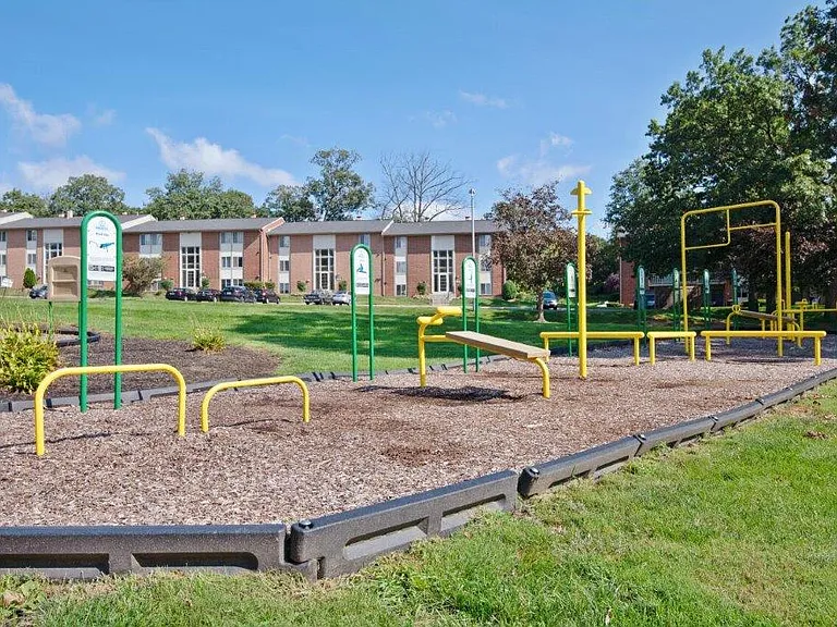 Skylark Pointe Apartment Homes — Photo 22