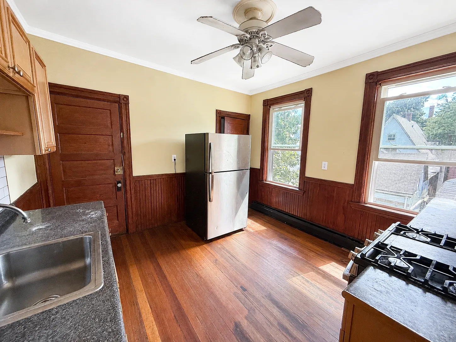 4 bed, 1000 sqft, $3,500 — Photo 4