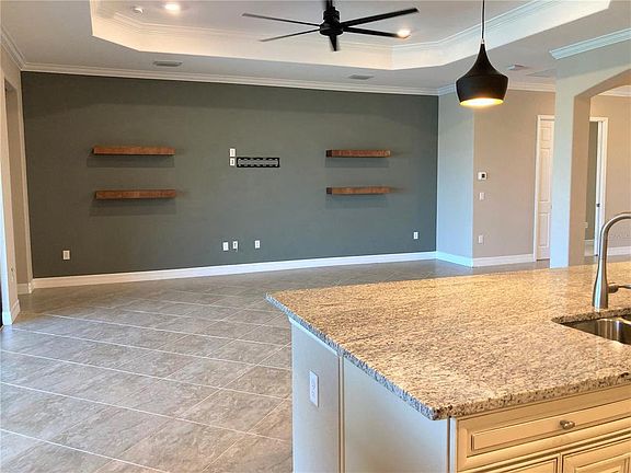 5th image of 23495 Waverly Cir