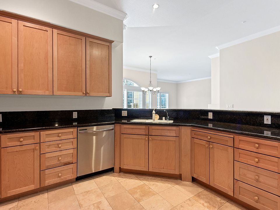 1st image of 111 Saint Matthews Ave #401-1