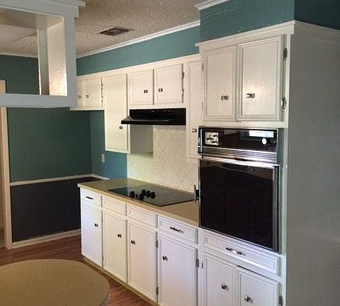 5th image of 1212 Mockingbird St