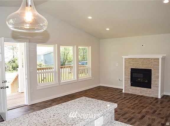 3rd image of 1288 Fairwood Drive