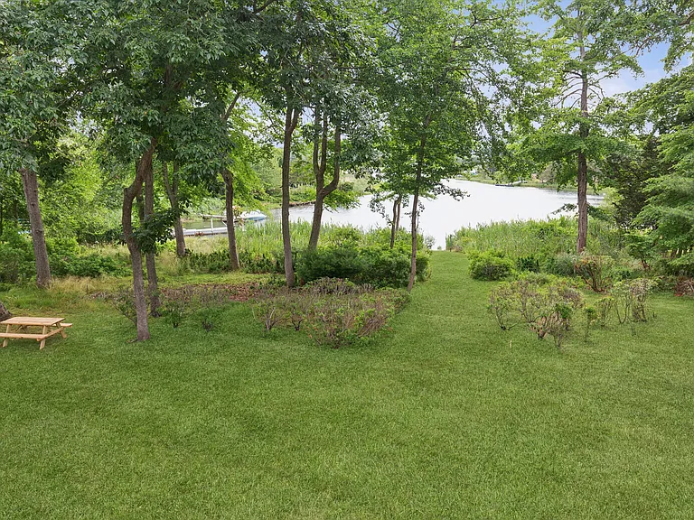 28 Oyster Shores Rd — Photo 3