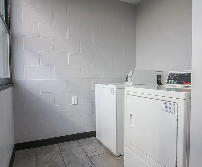 The Regency at St. Louis Apartments — Photo 9