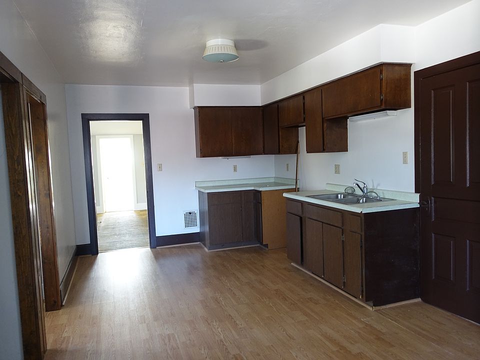 cabinet kitchen 10' x 15'