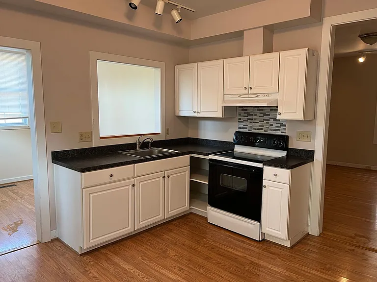 1122 Market St E — Photo 21