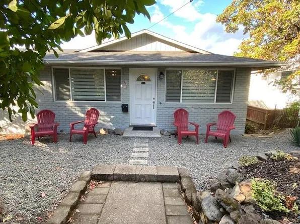 (undisclosed Address), Hood River, OR 97031