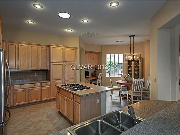 5th image of 10559 Mandarino Ave