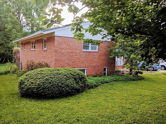 3rd image of 5003 Elsmere Ave