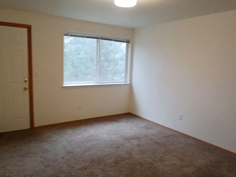 1615 NW Portland Ave — Photo 7