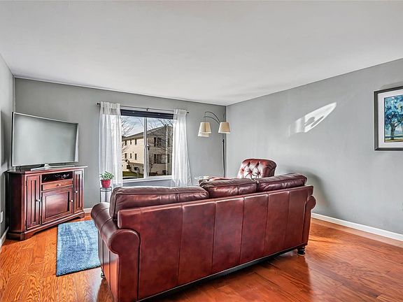 5th image of 10011 Chardin Way APT 1