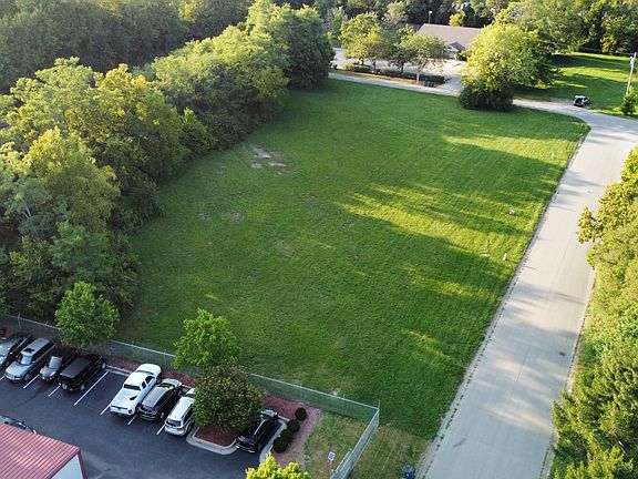 5th image of 121 Eastside Dr