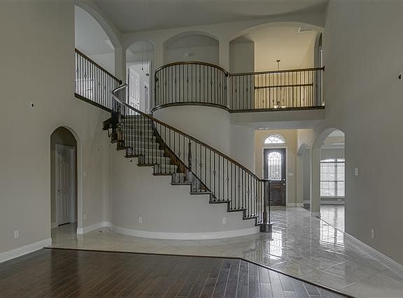 5th image of 6329 Oceanview Dr