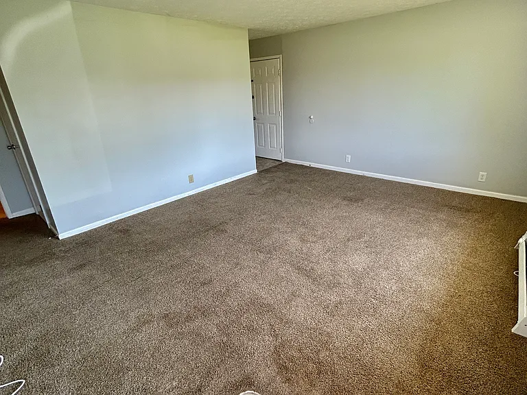 9470 Huggin Hollow Rd #2 — Photo 2