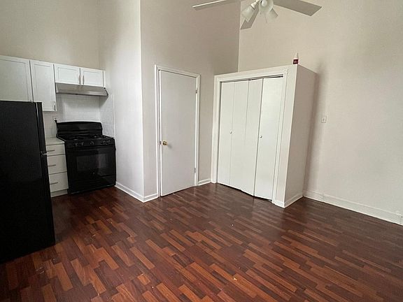 3rd image of 1737 Napoleon Ave #A