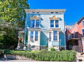 2909-2911 Vaughn St, Cincinnati, OH