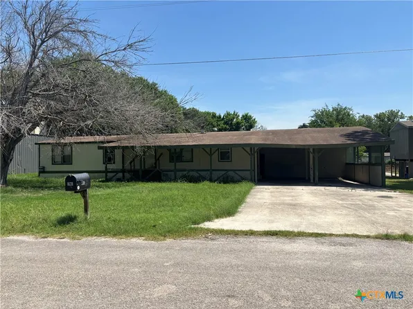 1631 Walnut Dr, Mc Queeney, TX 78123