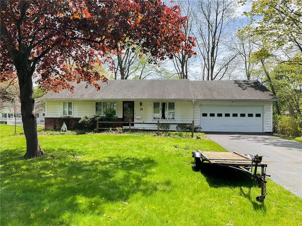 18 Brooktree Dr, Penfield, NY 14526