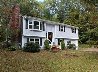 68 Colvintown Rd, Coventry, RI 02816