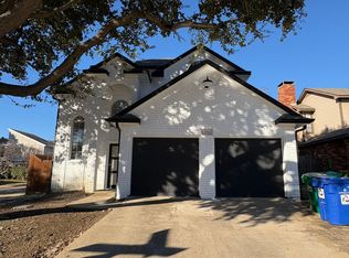 2801 Country Villa Cir, Carrollton, TX