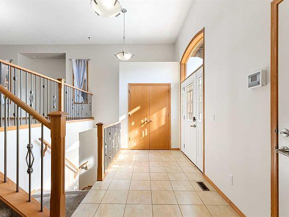 4th image of 1207 E Westmount Dr