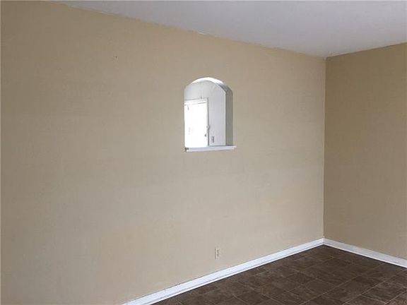 2nd image of 3621 Bonzer St