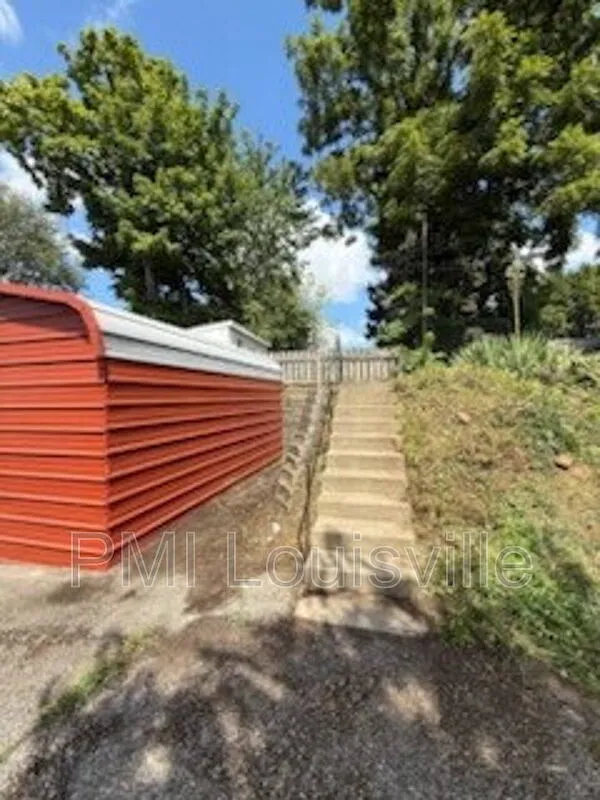 2 bed, 1.0 bath, 1083 sqft, $1,650 — Photo 4