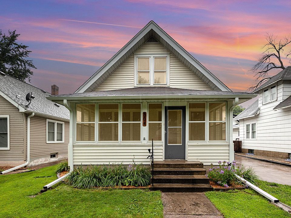 1st image of 304 8th Ave S