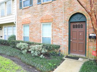 1271 Country Place Dr, Houston, TX 77079
