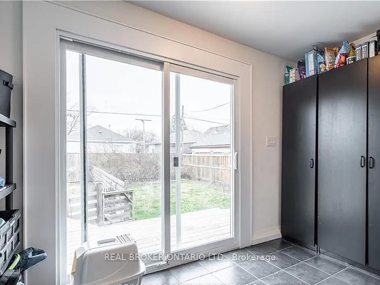 301 Wallace Ave S #MAIN — Photo 7